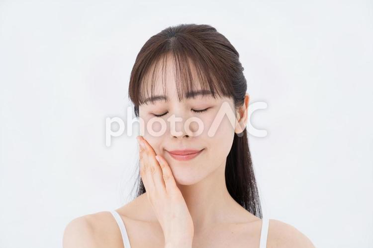 ミドル女性のスキンケアイメージ 女性,ビューティー,日本人の写真素材