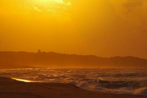 強風の日本海の夕暮れ 海,強風,日本海の写真素材