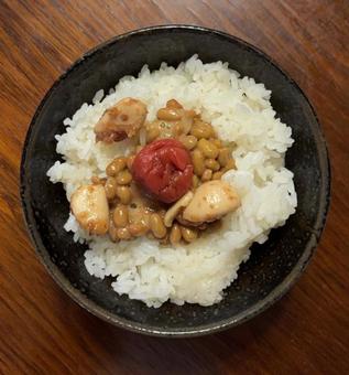 R7.8.27 納豆と梅大蒜とかつお梅 R7.8.27 納豆と梅大蒜とかつお梅の写真