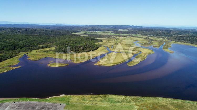 北海道の空撮 長節湖,湖,北海道の写真素材