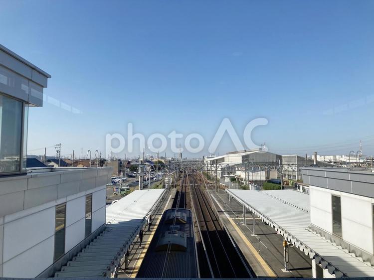 神領駅からの景色（ホームに電車あり） 神領駅,jr,駅の写真素材