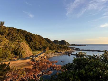 福井県鉾島 越前海岸の夕方の空 福井県鉾島 越前海岸の夕方の空 断崖絶壁,水平線,夕景の写真素材