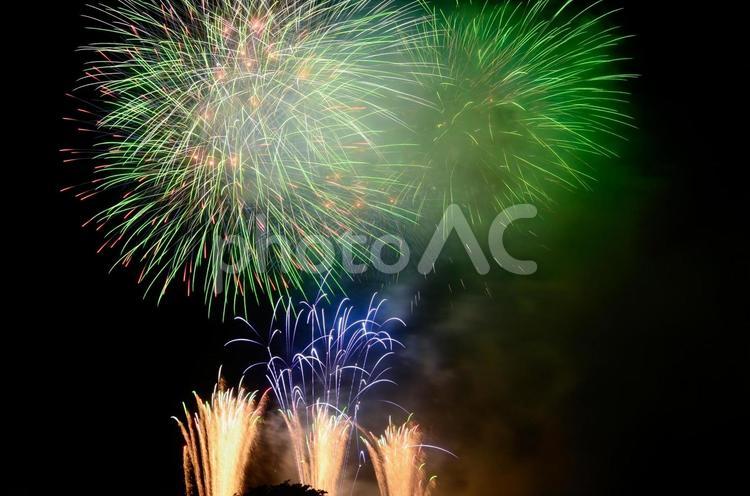 日本の夏の風物詩の一つ花火大会、相模原市 花火大会,花火,祭りの写真素材