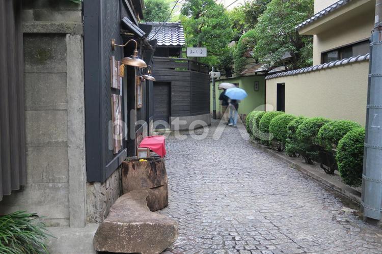 雨の神楽坂兵庫横丁 神楽坂,横丁,兵庫横丁の写真素材