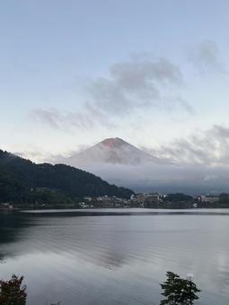 富士山と河口湖 富士山と河口湖の写真