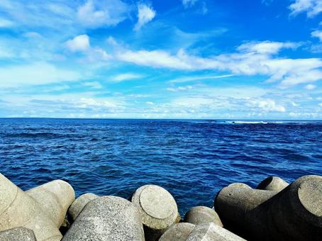 テトラポットと海 戸口 テトラポットと海 戸口 海,自然,風景の写真素材