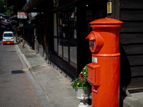 The retro streetscape and round postboxes of Narai-juku, JPG