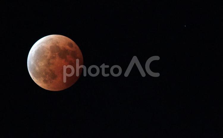 皆既月食と天王星 風景,自然,月の写真素材