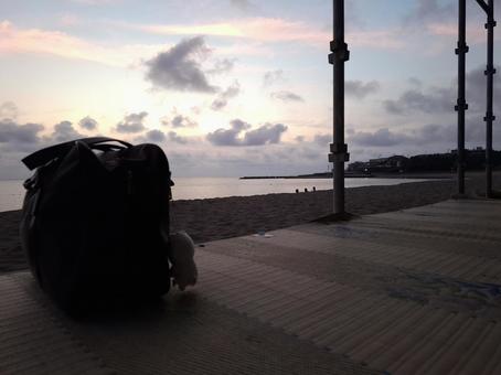夏の忘れもの 夏,海,夕日の写真素材
