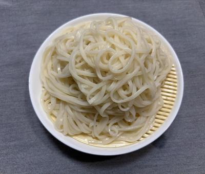 ざるうどん山盛り ざるうどん山盛り ざるうどん,うどん,饂飩の写真素材
