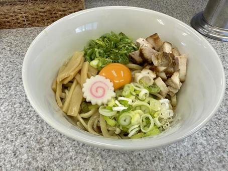 卵黄と具材が彩るまぜそば一杯 卵黄と具材が彩るまぜそば一杯 まぜそば,油そば,卵黄の写真素材