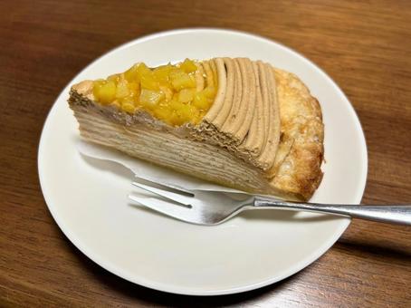 りんごと栗のミルクレープ りんごと栗のミルクレープ ミルクレープ,ケーキ,カットケーキの写真素材