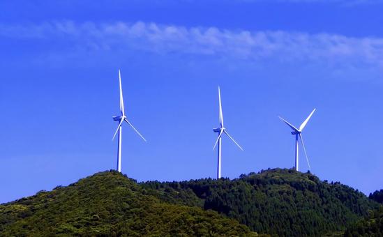 三連風車と夏の青空 三連風車と夏の青空 風力発電,風車,自然エネルギーの写真素材