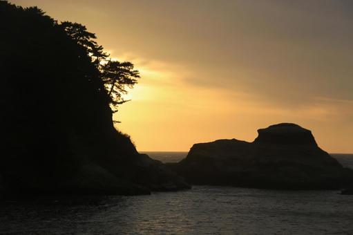 西伊豆町堂ヶ島の美しい夕景 西伊豆町堂ヶ島の美しい夕景の写真