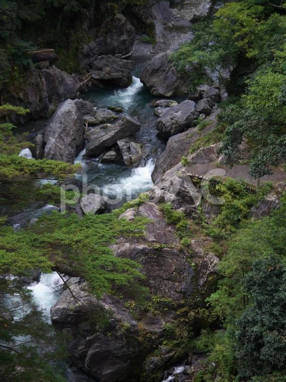岩と渓谷 水域,滝,川の写真素材