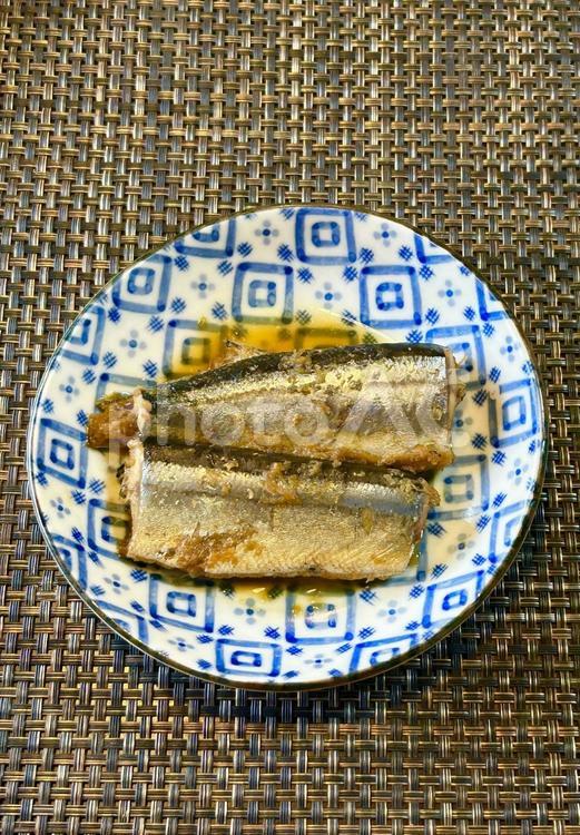 秋の味覚と言えばサンマ！生姜煮です（縦） サンマ,魚,煮魚の写真素材