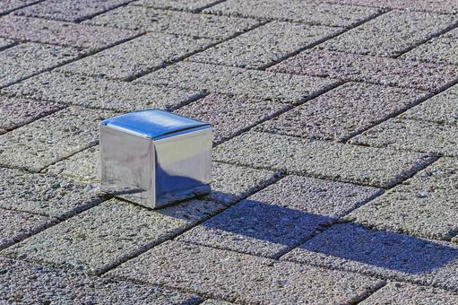 鏡面状の小箱 光,影,小物の写真素材