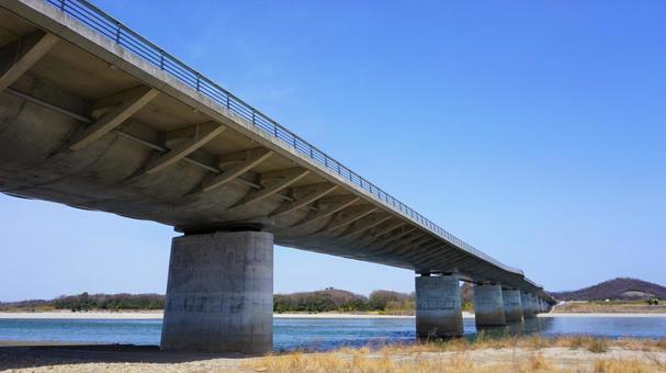 青空と大橋の写真