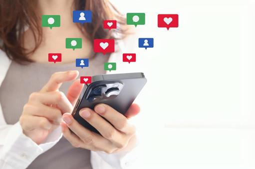 SNS投稿 コミュニケーション SNS投稿 コミュニケーション sns,投稿,いいねの写真素材