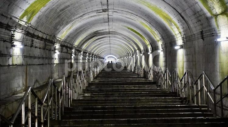 JR上越線土合駅構内の階段 階段,土合,駅の写真素材