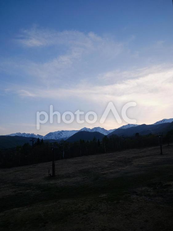早朝の白馬村の美しいの山と空 山,空,晴れの写真素材