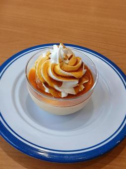 生クリームプリン 生クリームプリン プリン,生クリーム,デザートの写真素材