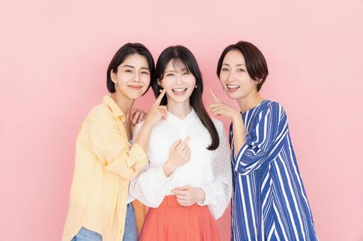 ミドル女性のビューティ ミドル,美容,女性の写真素材