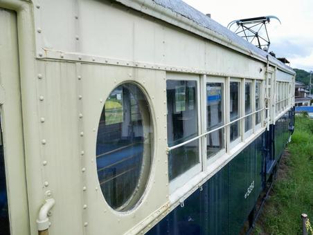 丸窓電車 丸窓電車 電車,古い電車,丸窓電車の写真素材