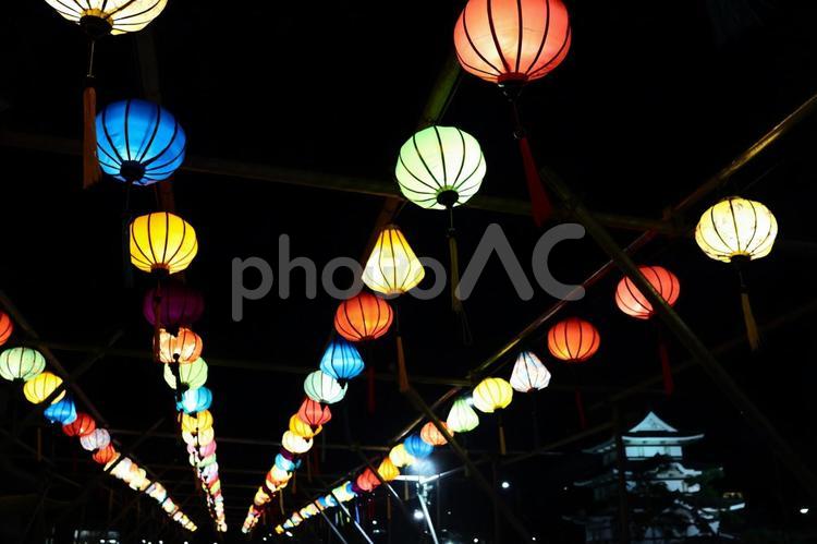 ８月上旬のベトナムマルシェの夜のランタン ランタン,夜景,提灯の写真素材