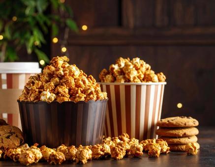 キャラメルポップコーンとクッキー キャラメルポップコーンとクッキーの写真