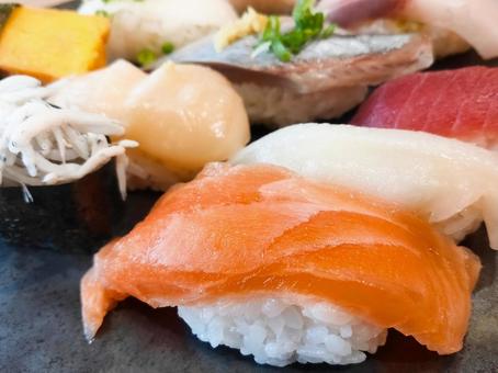 握り寿司の盛り合わせ 握り寿司の盛り合わせ 握り寿司,寿司,お寿司の写真素材
