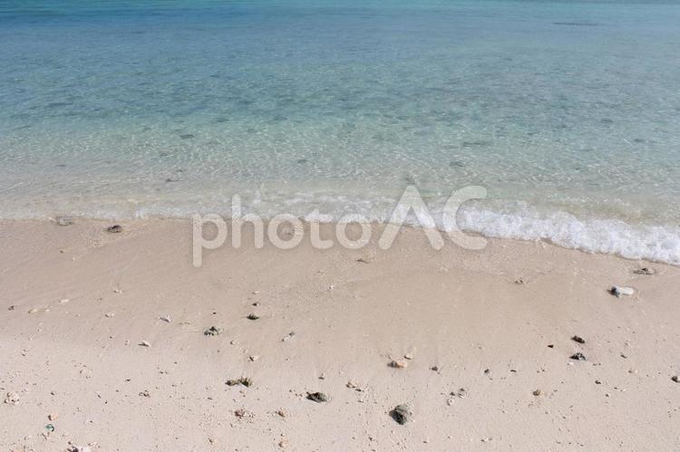 打ち寄せる波打ち際 リゾート,砂,宮古島の写真素材