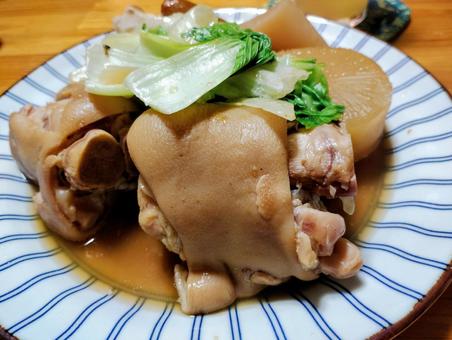 豚足の煮込み 豚足の煮込み 豚足,豚肉,沖縄料理の写真素材