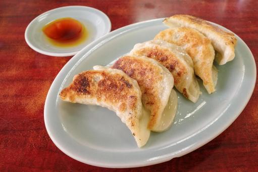 Delicious fried dumplings filled with plenty of filling 2, JPG Delicious fried dumplings filled with plenty of filling 2, JPG