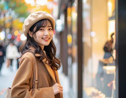 秋の彼女のウィンドウショッピング 秋の彼女のウィンドウショッピングの写真
