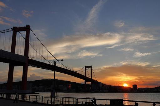 Wakato Bridge and the sunset, JPG Wakato Bridge and the sunset, JPG
