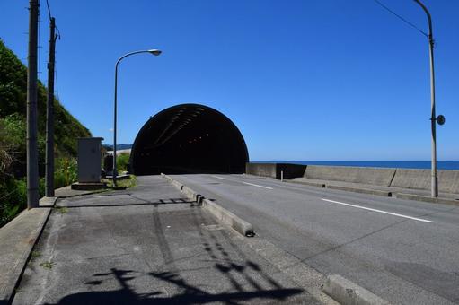 海岸道路のシェルター 海岸道路のシェルター 海岸道路のシェルター,シェルター,海岸道路の写真素材