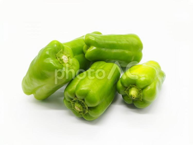 ピーマン 白背景 ピーマン,野菜,ベジタブルの写真素材