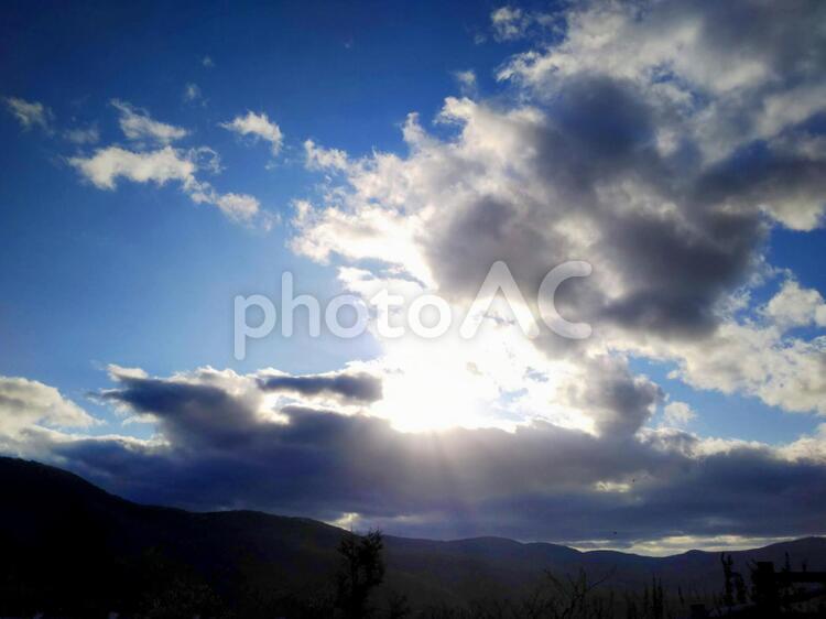 雨上がりのサンビーム２ 空,雲,サンビームの写真素材