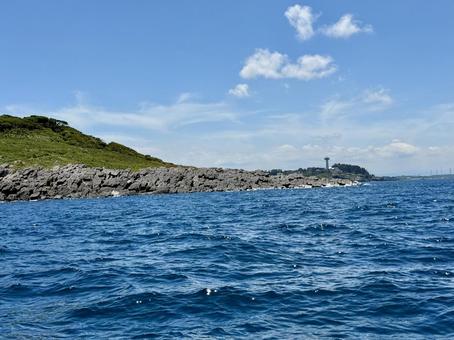 遊覧船から見た東尋坊の景色 日本海の水面 遊覧船から見た東尋坊の景色 日本海の水面 水面,橋,アクティビティの写真素材