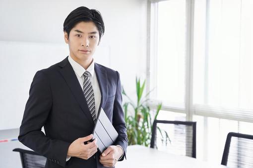 拿著平板電腦的日本商人, JPG 拿著平板電腦的日本商人, 男人, 商人, 日本人, JPG