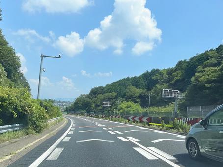 高速道路と空 高速道路と空 高速道路,片側2車線,走行車線の写真素材