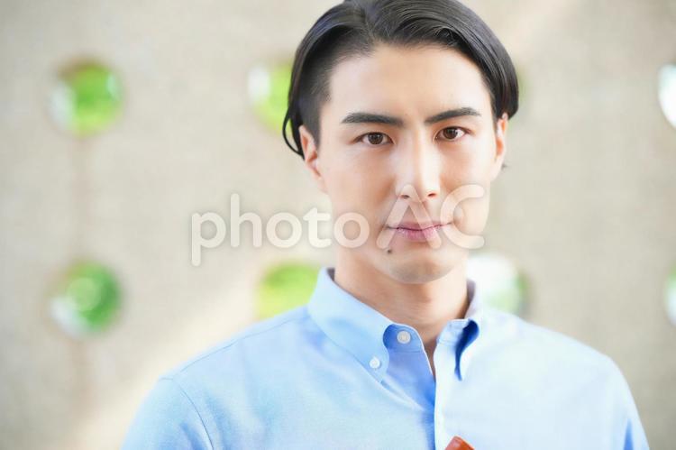 カメラ目線のビジネスマン ビジネスマン,会社員,日本人の写真素材