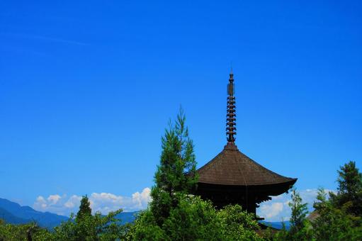 長野県-前山寺-三重塔-近景 長野県-前山寺-三重塔-近景の写真