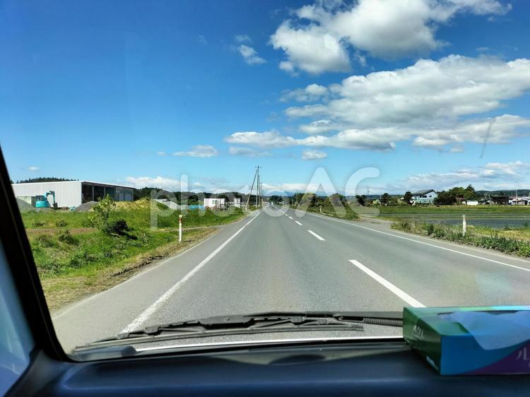 軽トラの車窓から 軽トラ,県道,農道の写真素材