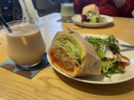 ランチ ランチ ランチ,カフェ,サンドウィッチの写真素材