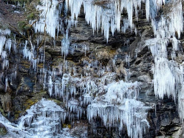 三十槌の氷柱　秩父 三十槌の氷柱,氷柱,川の写真素材