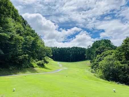 森に囲まれたゴルフコースの風景 森に囲まれたゴルフコースの風景 ゴルフ,みなかみ町,ゴルフ場の写真素材