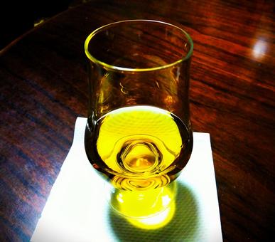 ウイスキー　テイスティング ウイスキー,テイスティング,テイスティンググラスの写真素材