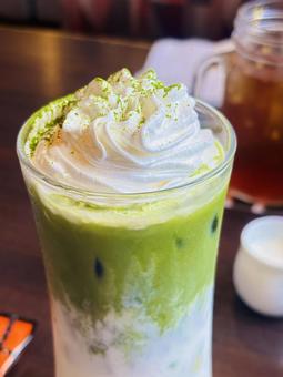 抹茶ラテ 抹茶ラテ 氷,飲み物,冷たいの写真素材